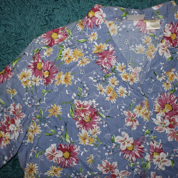 Embroidered Floral Shirt - Picture 2 of 7